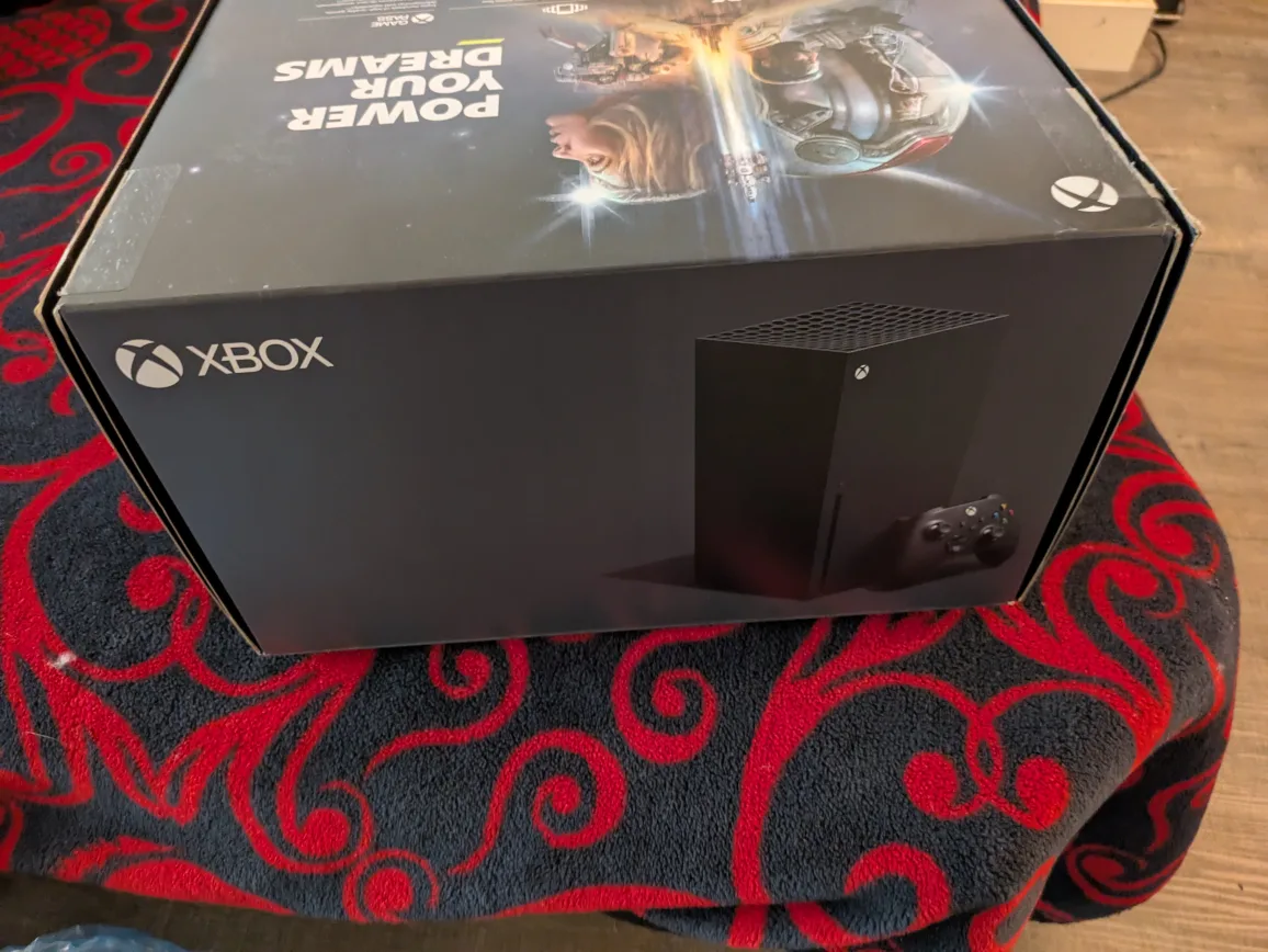 Xbox Series X Console, Games & Accessories image indicator(2)