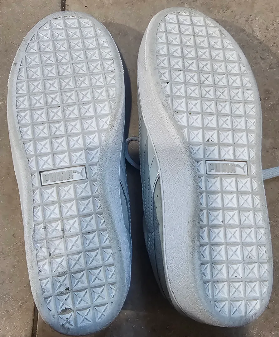 Puma Suede Comfort Grey Sneakers image indicator(2)