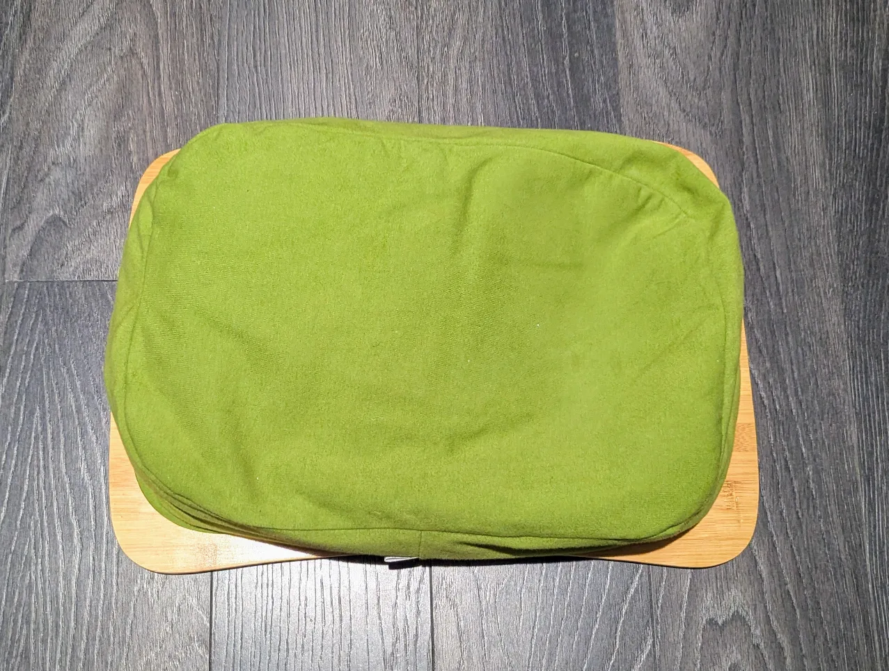 LapGear Lap Desk - Green #freecycle image indicator(2)