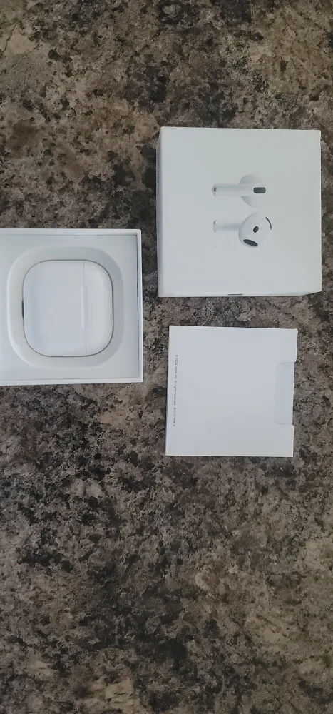 Apple AirPods 4 with Charging Case thumbnail
