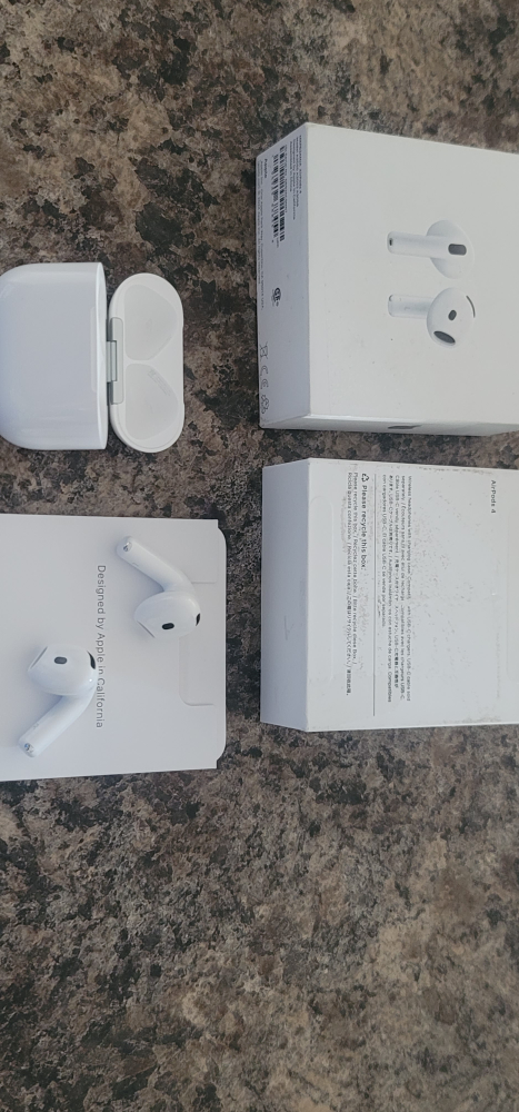 Apple AirPods 4 with Charging Case - photo 5