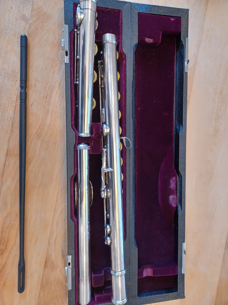 Yamaha 684 Silver Flute image indicator(3)