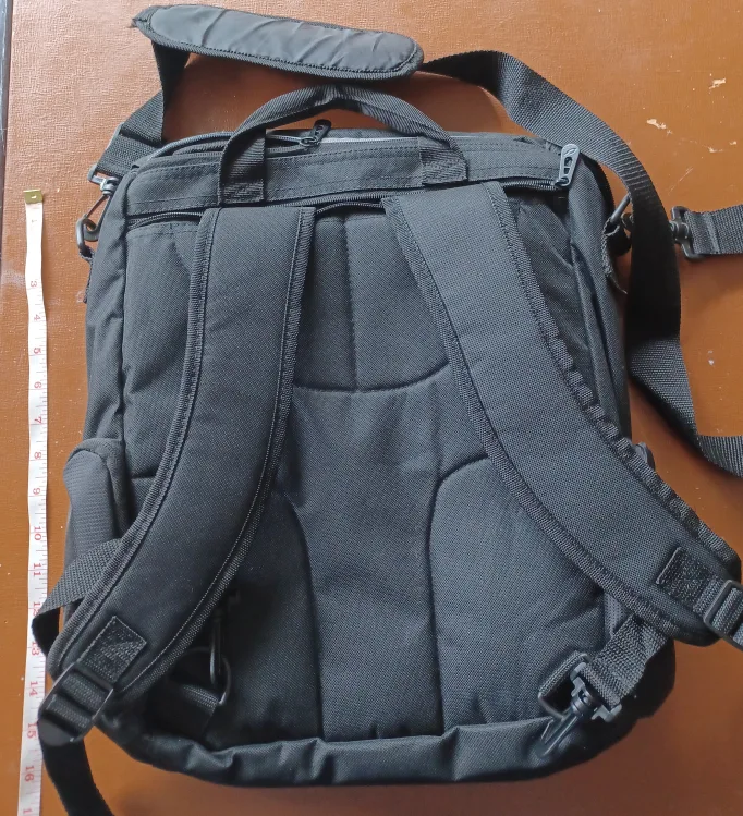 Sturdy, black laptop travel bag image indicator(3)