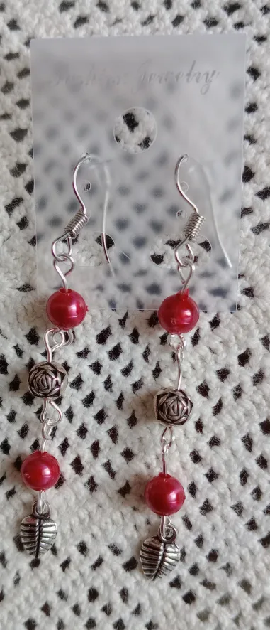 Elegant Dangle Earrings thumbnail