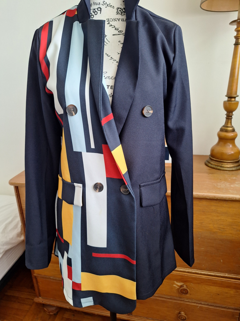 Stylish Blazer with Geometric Design - photo 3