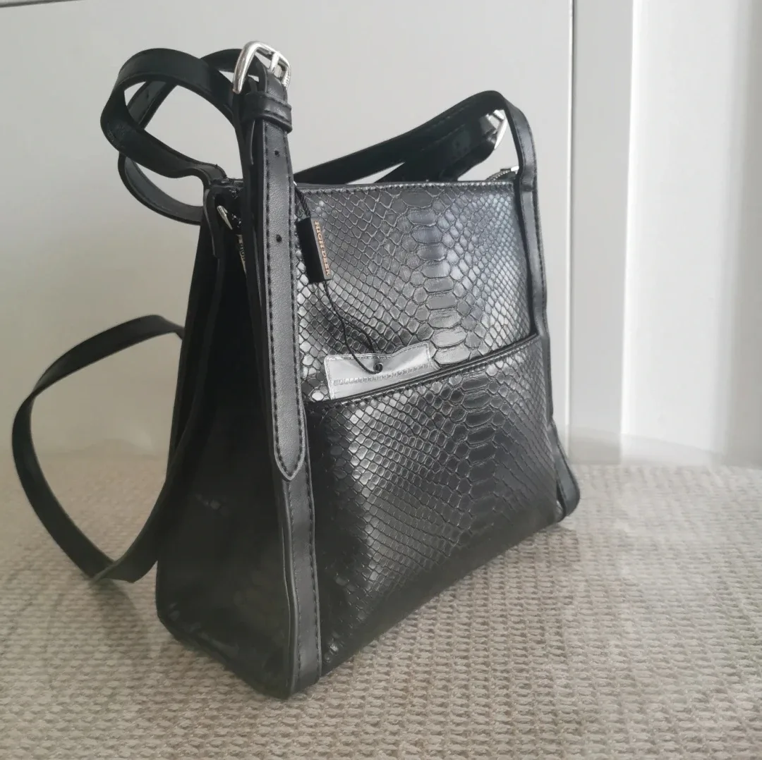 Brand New Small Leather Bag with Snakeskin Pattern image indicator(3)