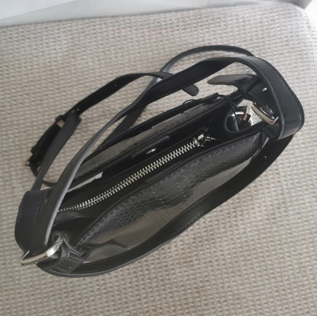 Brand New Small Leather Bag with Snakeskin Pattern image indicator(4)