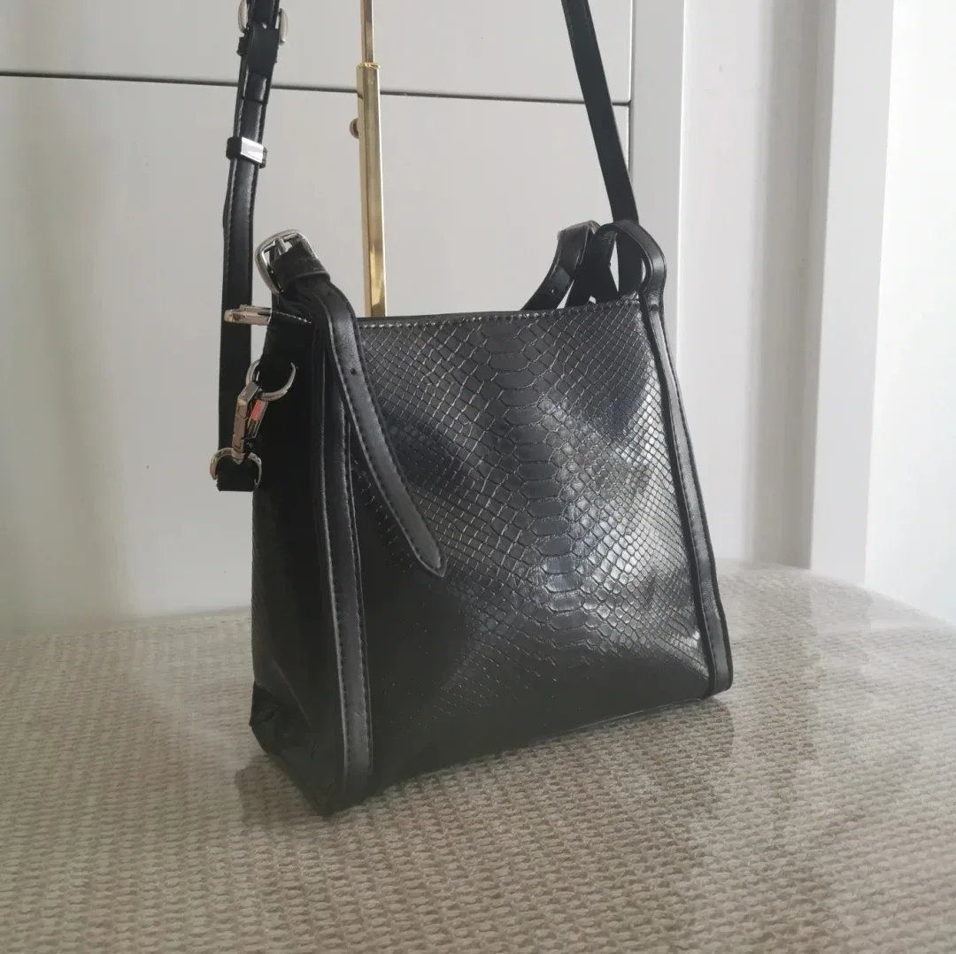 Brand New Small Leather Bag with Snakeskin Pattern image indicator(5)