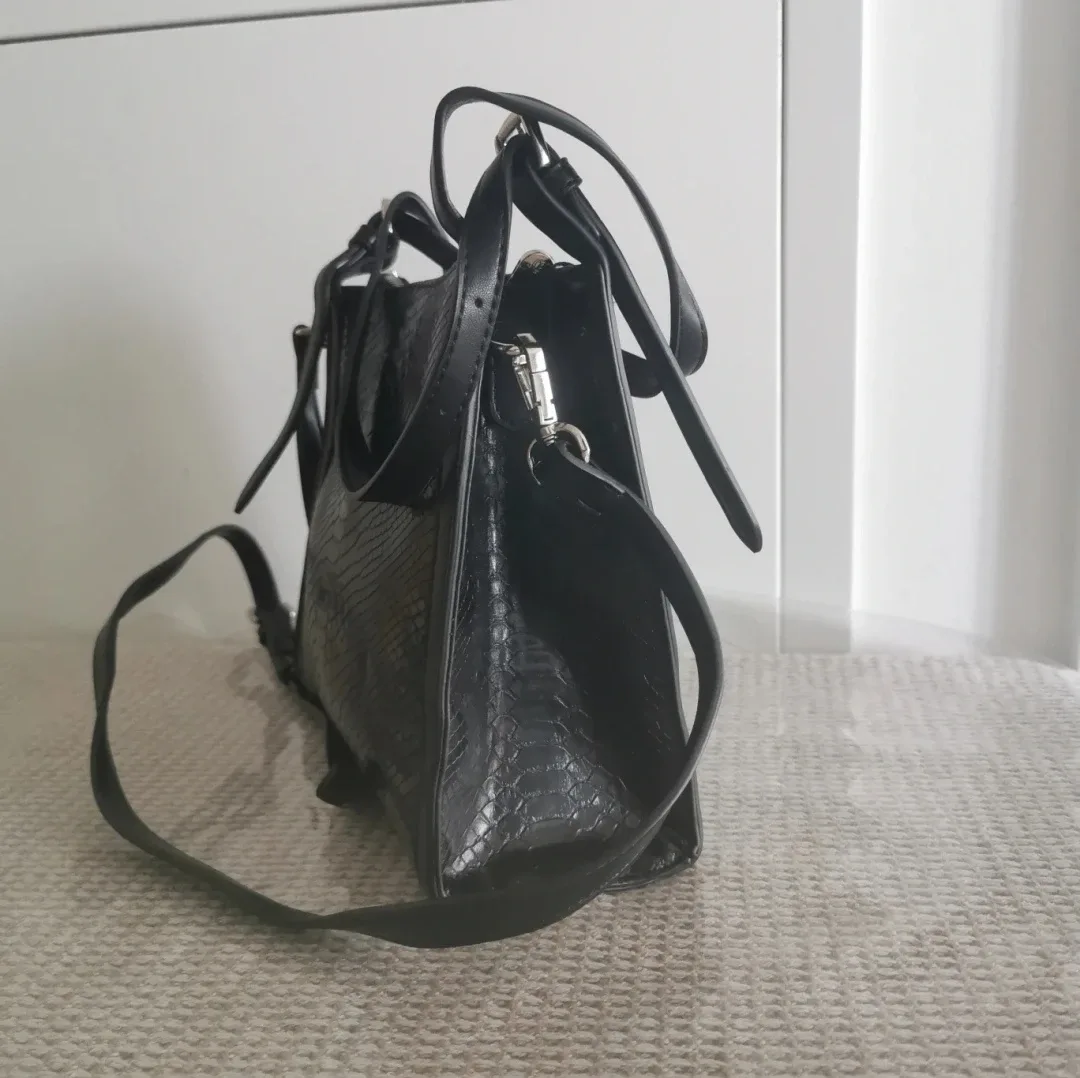 Brand New Small Leather Bag with Snakeskin Pattern image indicator(6)