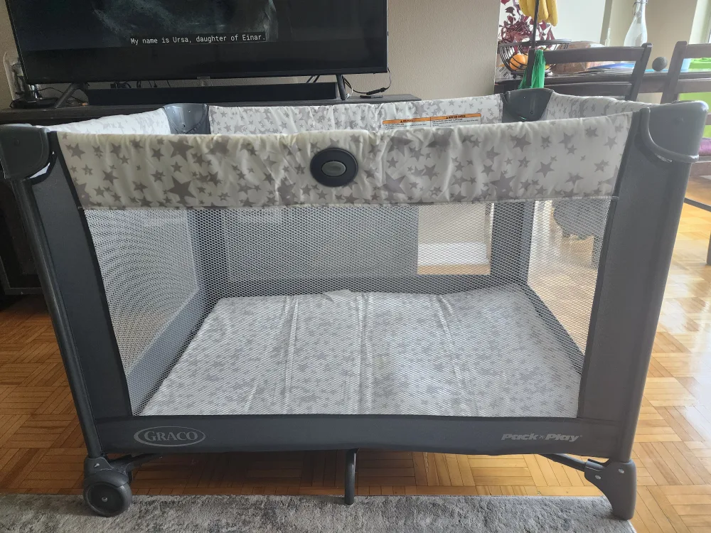Graco Pack 'n Play with extra mattress thumbnail