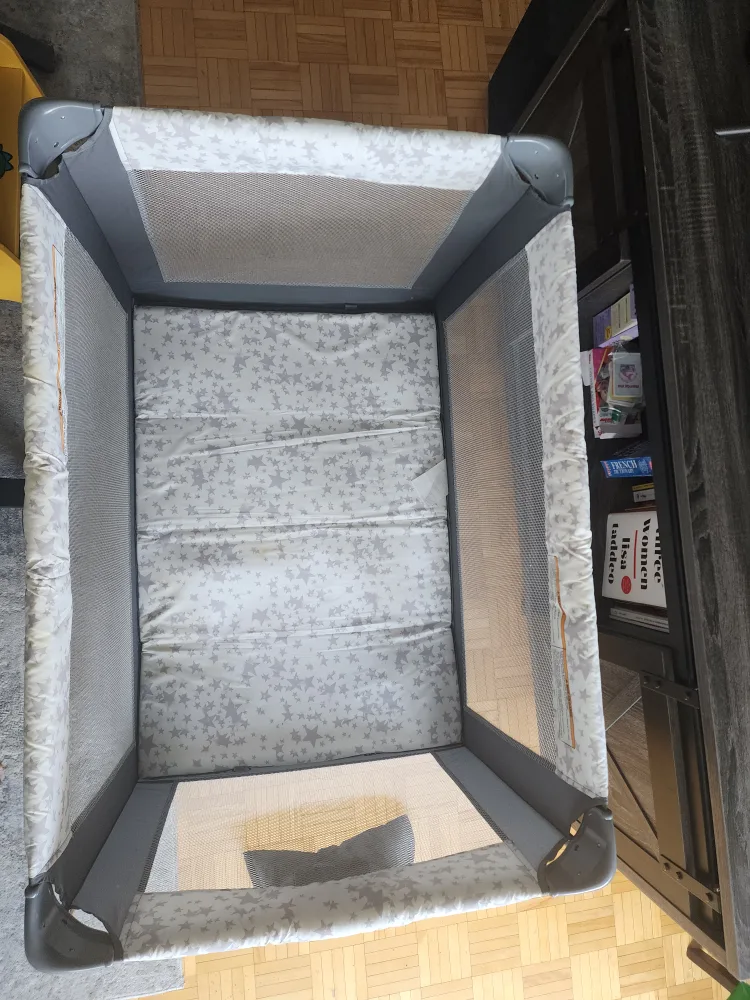 Graco Pack 'n Play with extra mattress image indicator(3)