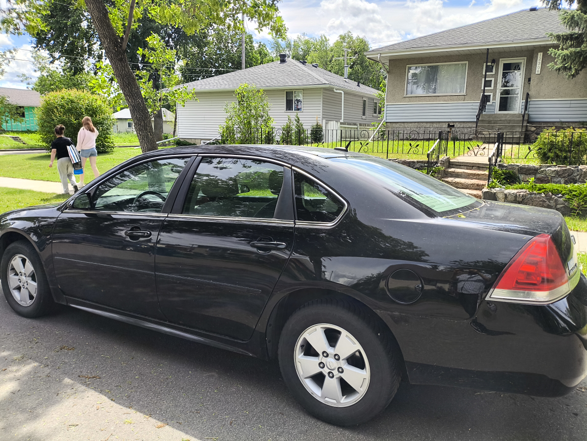 Black Chevrolet Impala LT - photo 3