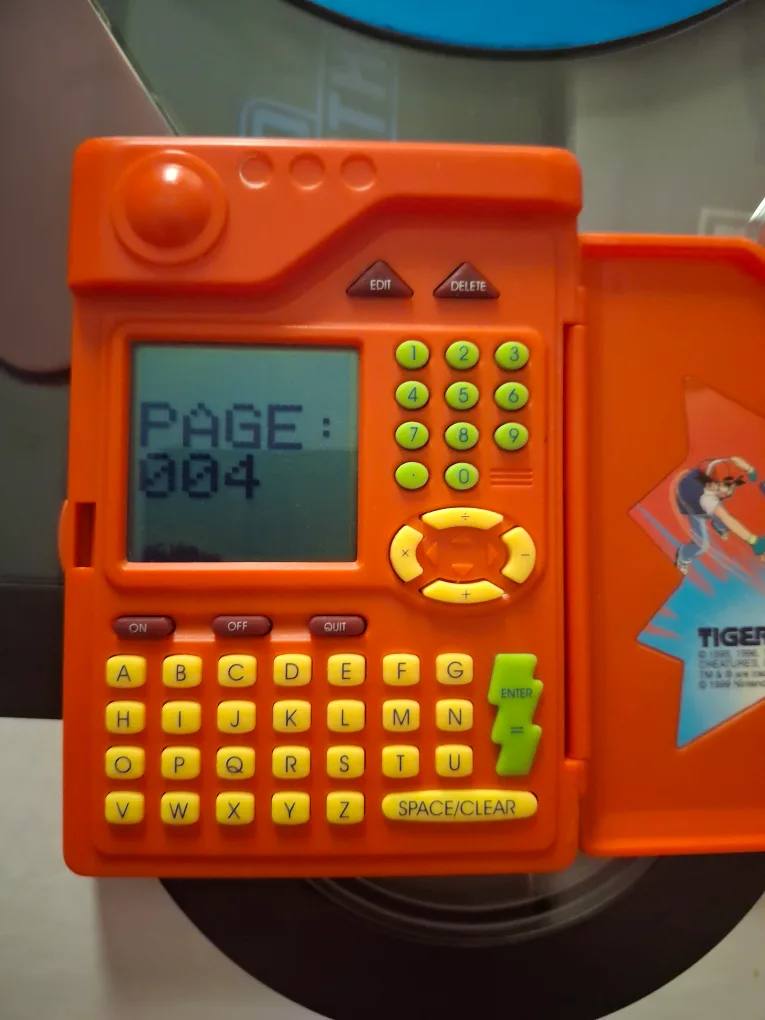 Tiger Electronics Pokémon Pokedex Organizer image indicator(8)