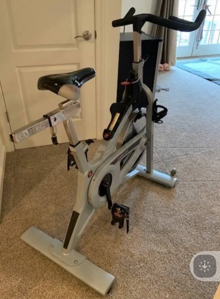 AwSchwinn Evolution Indoor Cycling Bike thumbnail