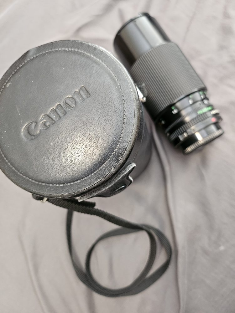 Canon 70-210mm f/4 FD Zoom Lens - photo 2