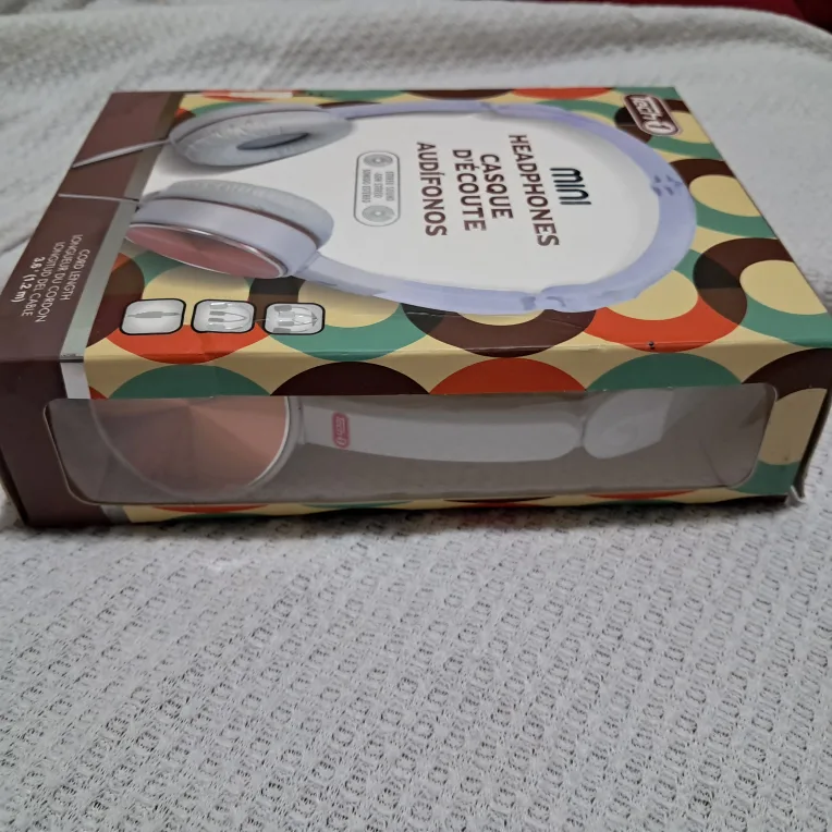 Mini Headphones - New in Box image indicator(2)