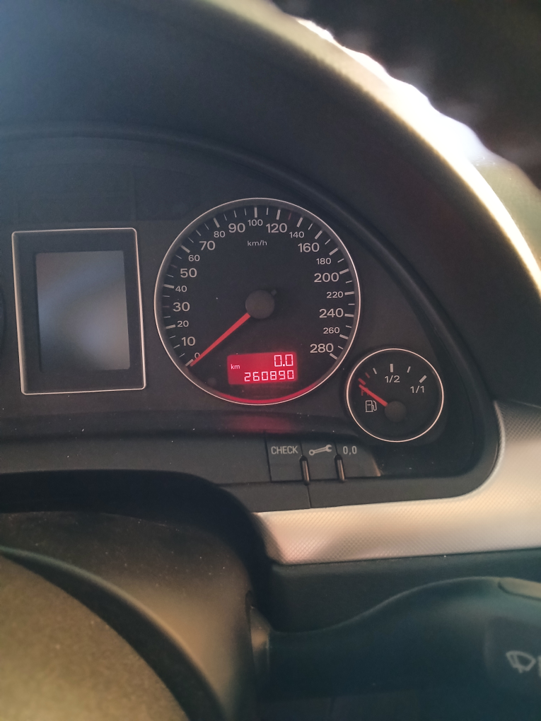 Used Black Audi A4 2.0 FSI Turbo - photo 5