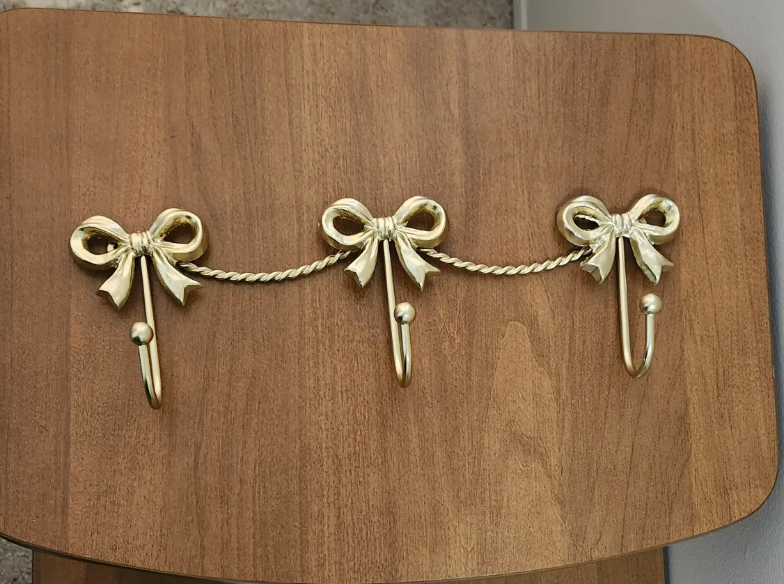 Cast Iron Bow Hooks thumbnail