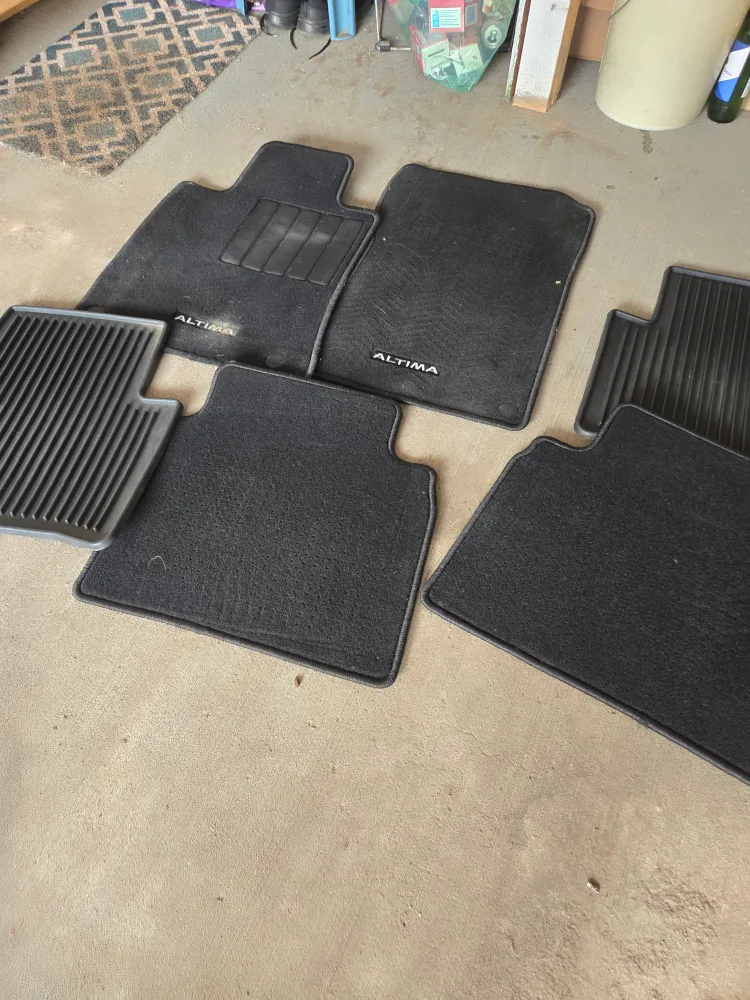 Altima Floor Mats thumbnail