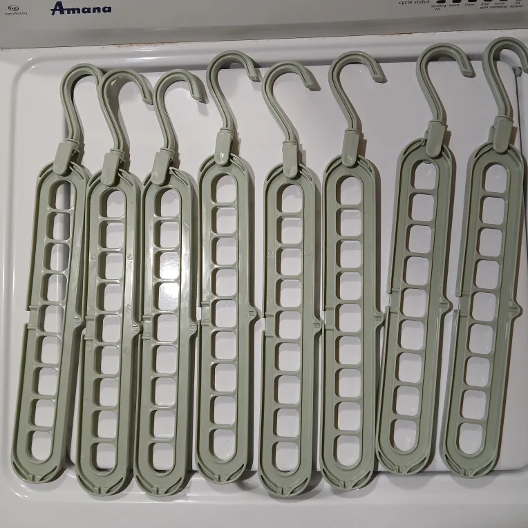 🥕 Set of 8 Space Saving Clothes Hangers #Freecycle image indicator(3)