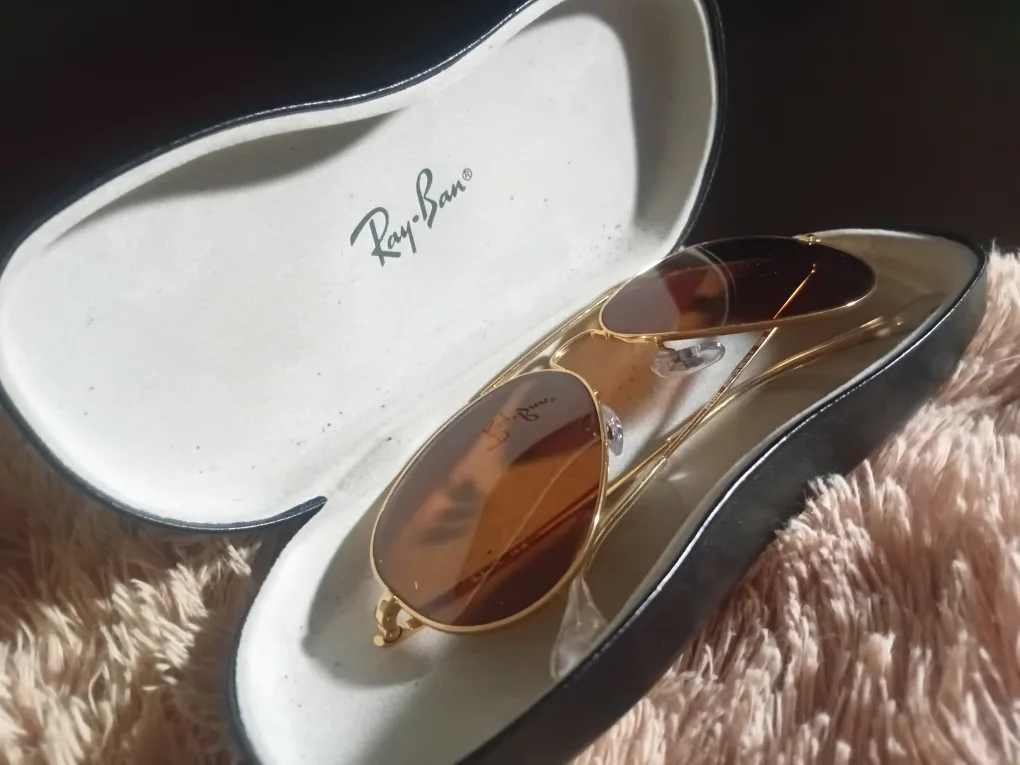 Ray-Ban Aviator Sunglasses thumbnail