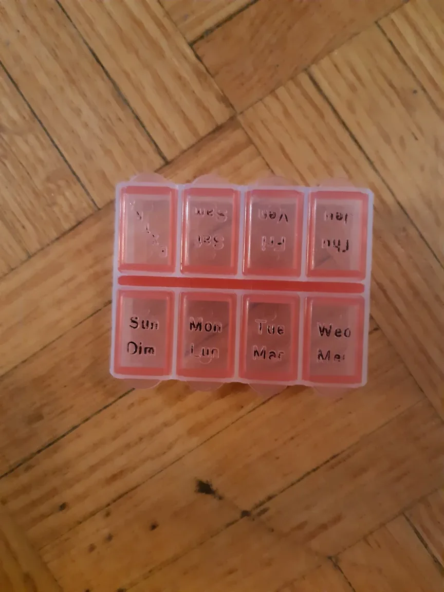 Weekly Pill Organizer #freecycle thumbnail