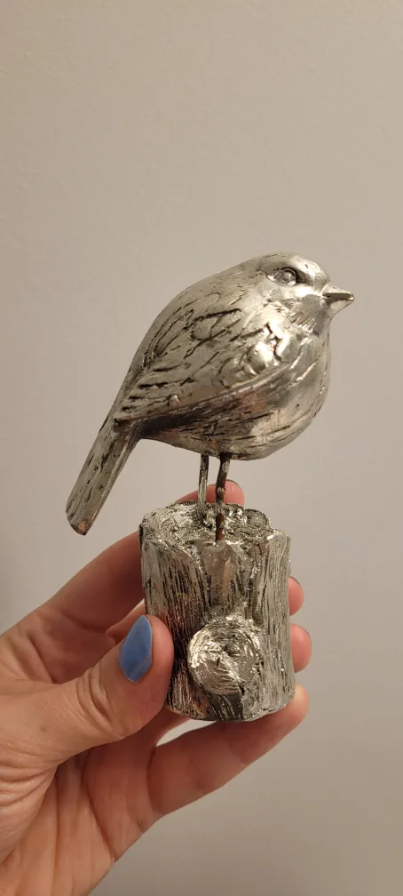 Silver Resin Robin Figurine image indicator(2)