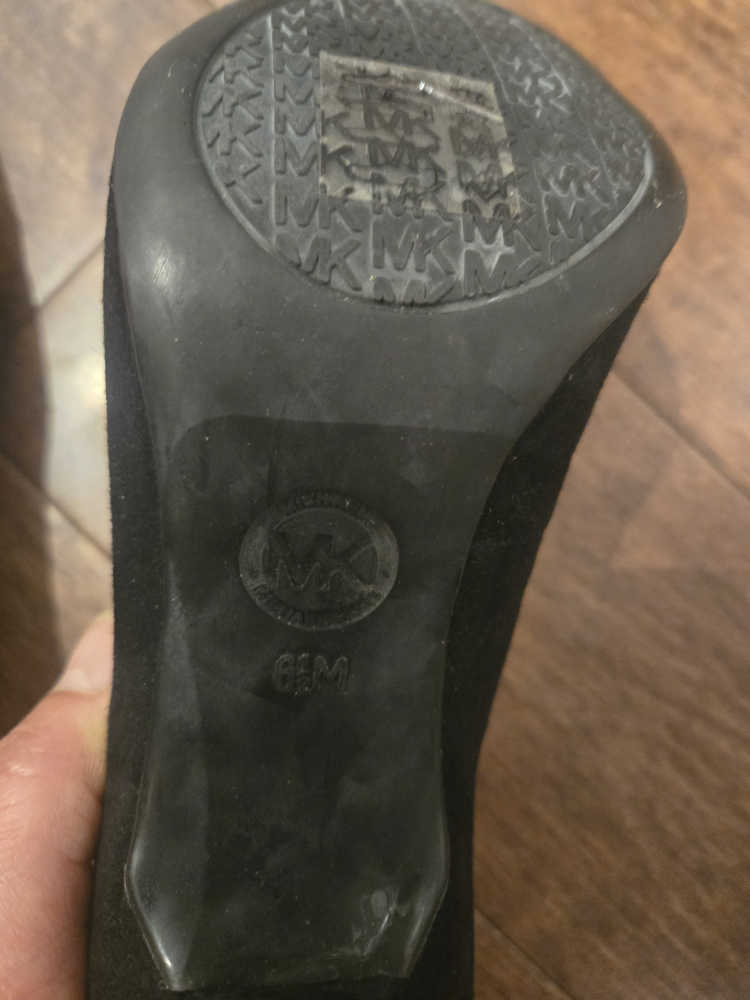 Michael Kors Black Heels - Size 6.5M - photo 3