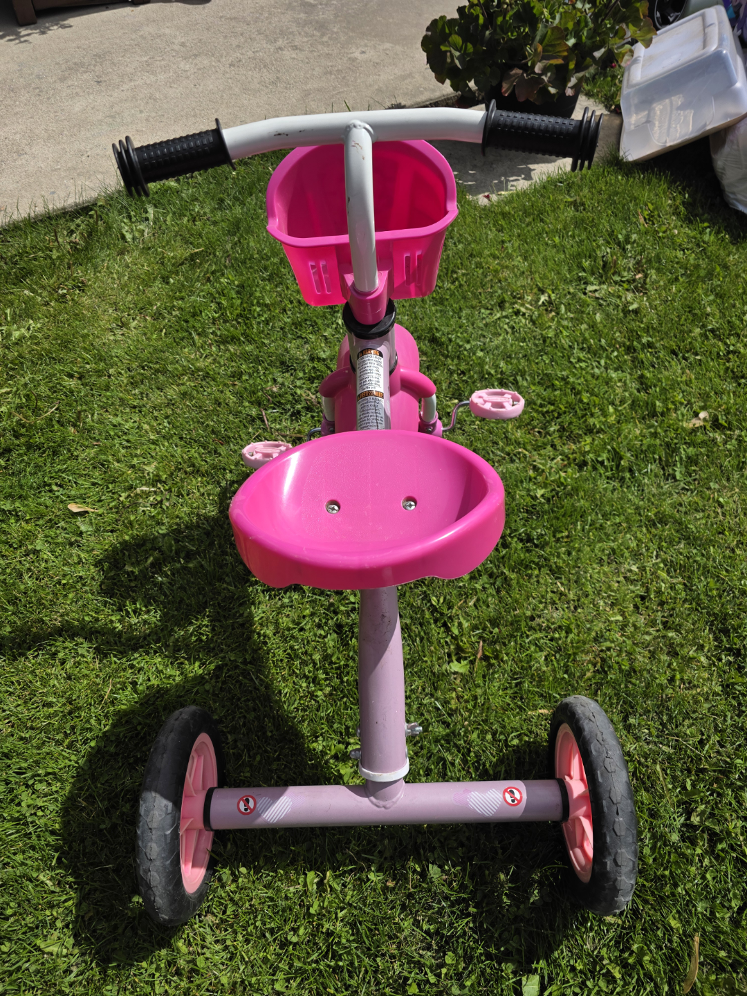 Pink children's tricycle - photo 3