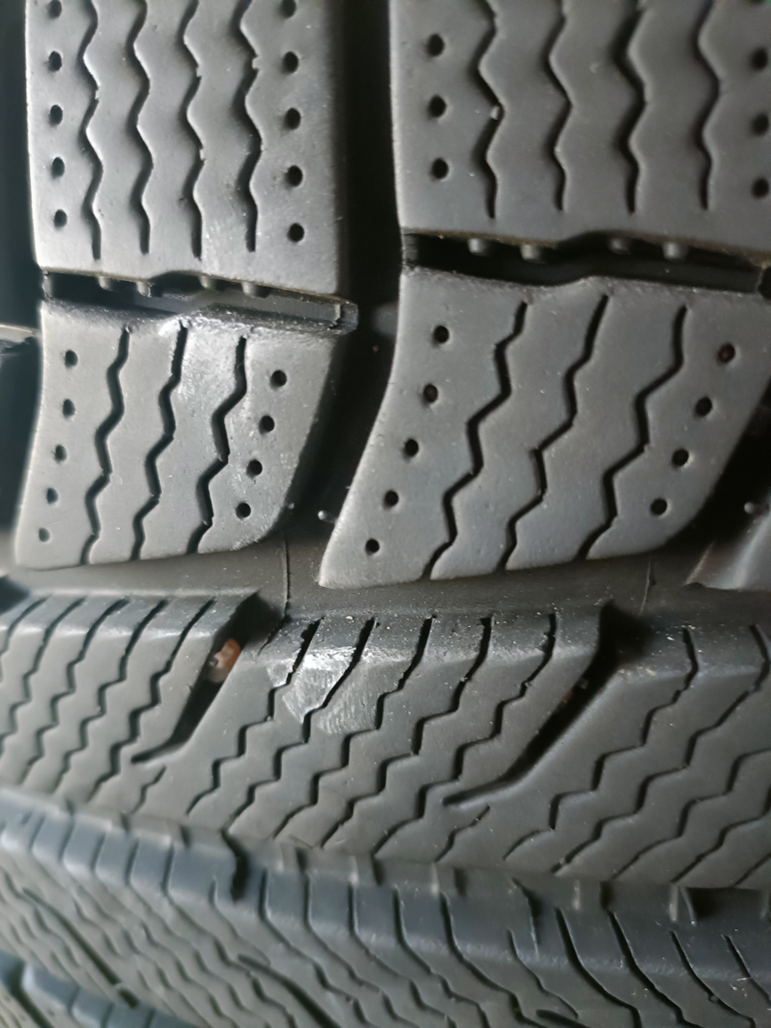 Michelin Latitude X-Ice Winter Tires - 235/65R18 + free mats - photo 2