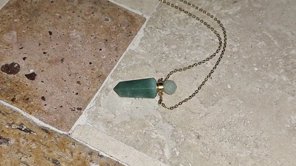 Jade Perfume Bottle Necklace image indicator(2)