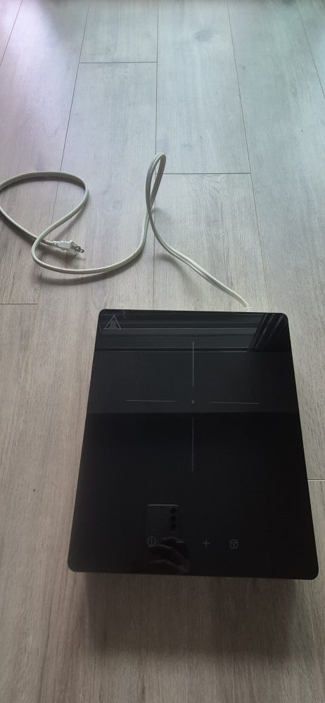 IKEA TILLREDAPortable induction hob