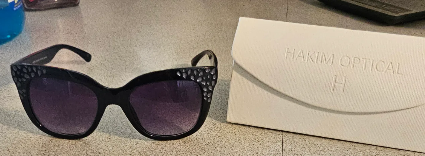 Fashion Sunglasses with Case , New image indicator(2)
