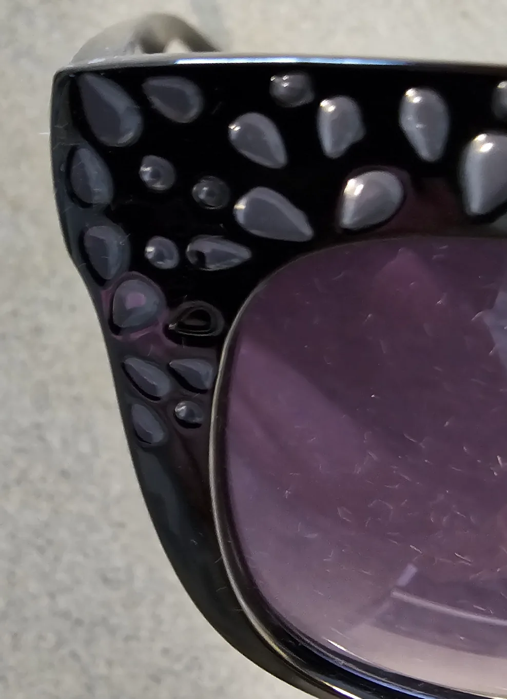 Fashion Sunglasses with Case , New image indicator(3)