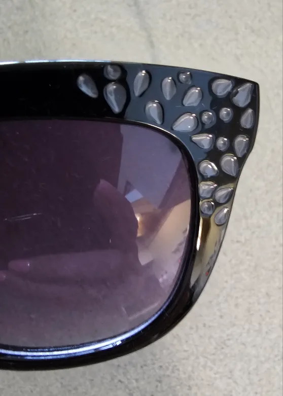Fashion Sunglasses with Case , New image indicator(4)