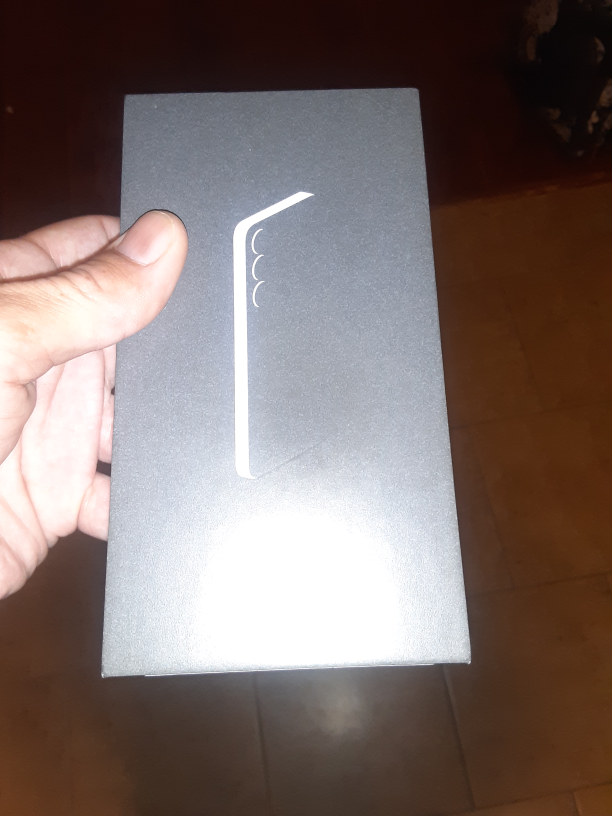 Samsung Galaxy S25 Smartphone  . 212G Silver Shadow