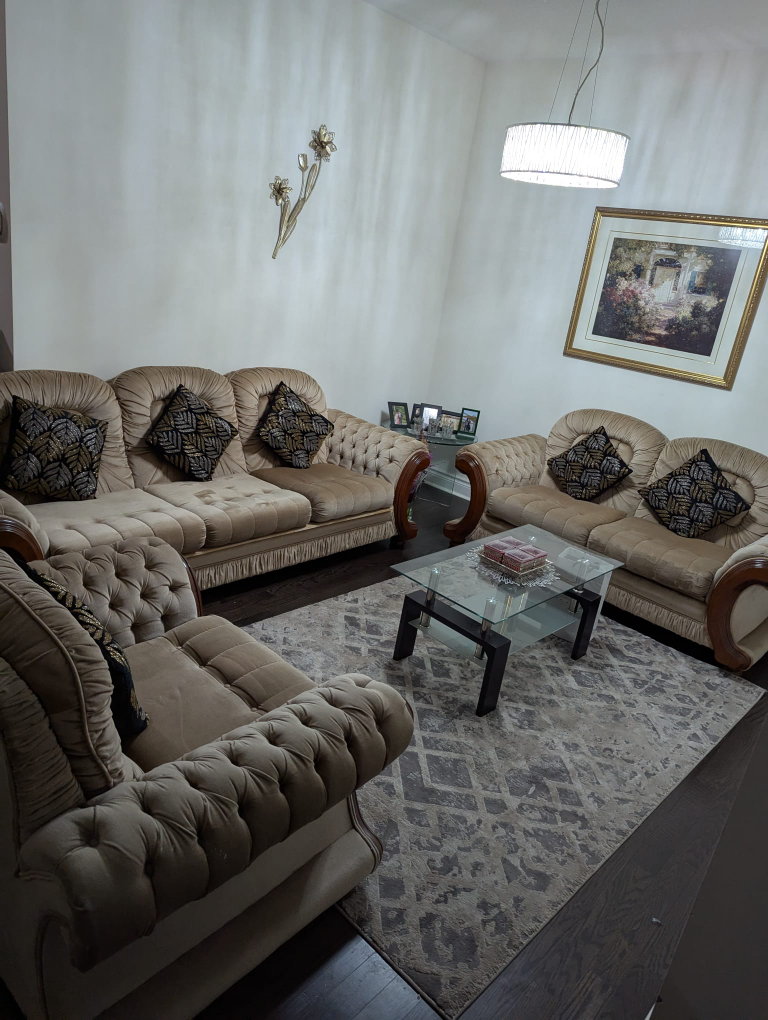 Beige color sofa set  - 6 seater - photo 3