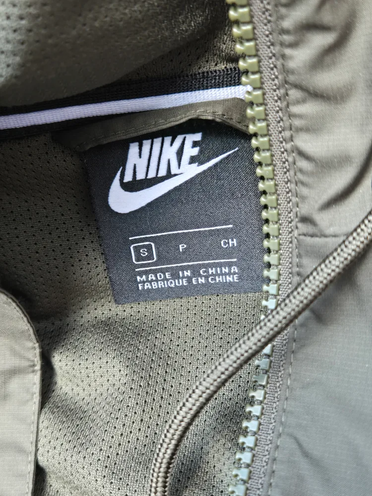 Nike camo Windbreaker mens size small image indicator(2)