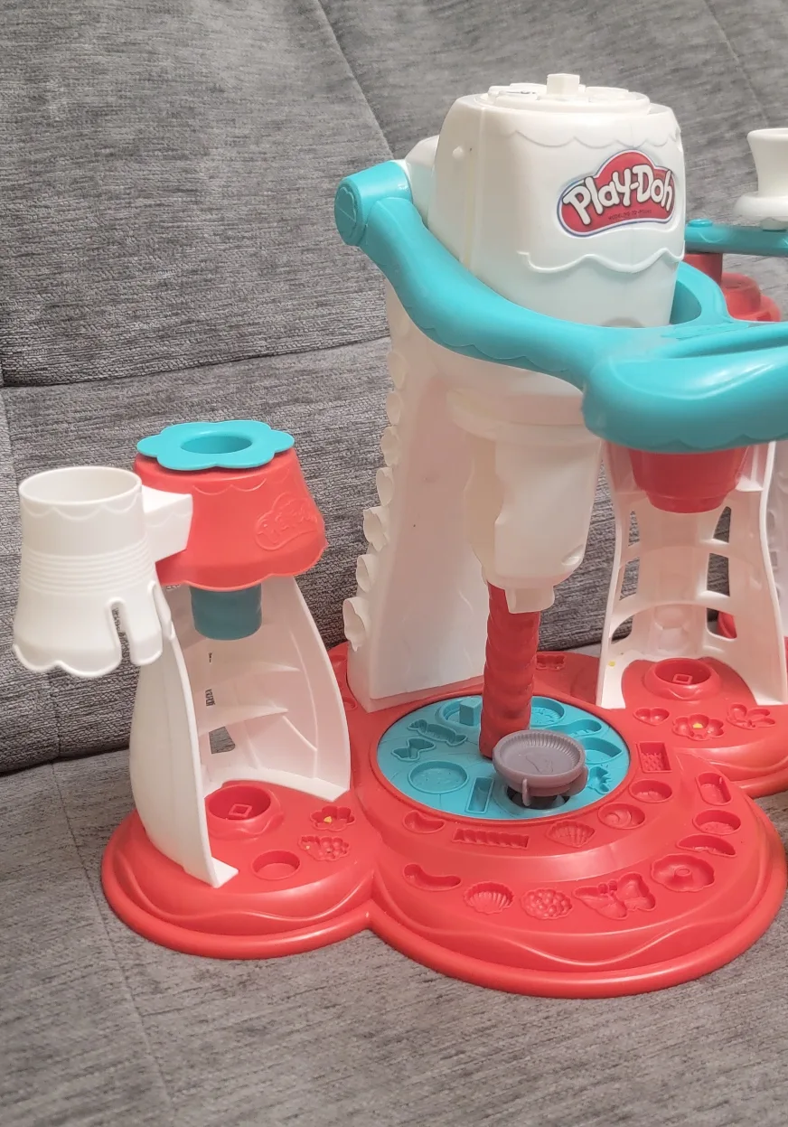 Play-Doh Ice Cream Set image indicator(2)