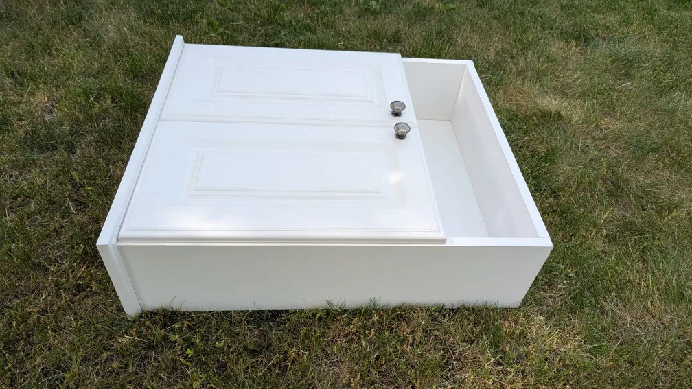 White Cabinet With Shelves image indicator(4)