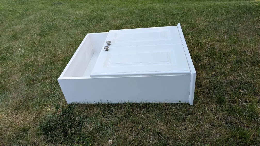 White Cabinet With Shelves image indicator(5)