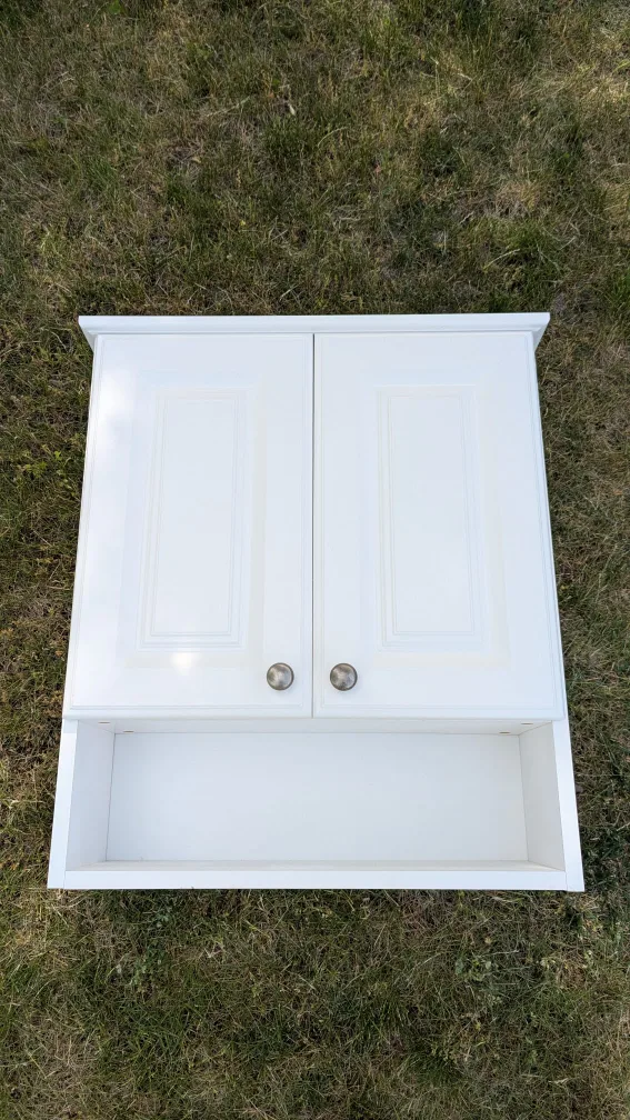 White Cabinet With Shelves image indicator(7)