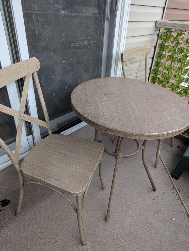 Outdoor Patio Table and Chairs