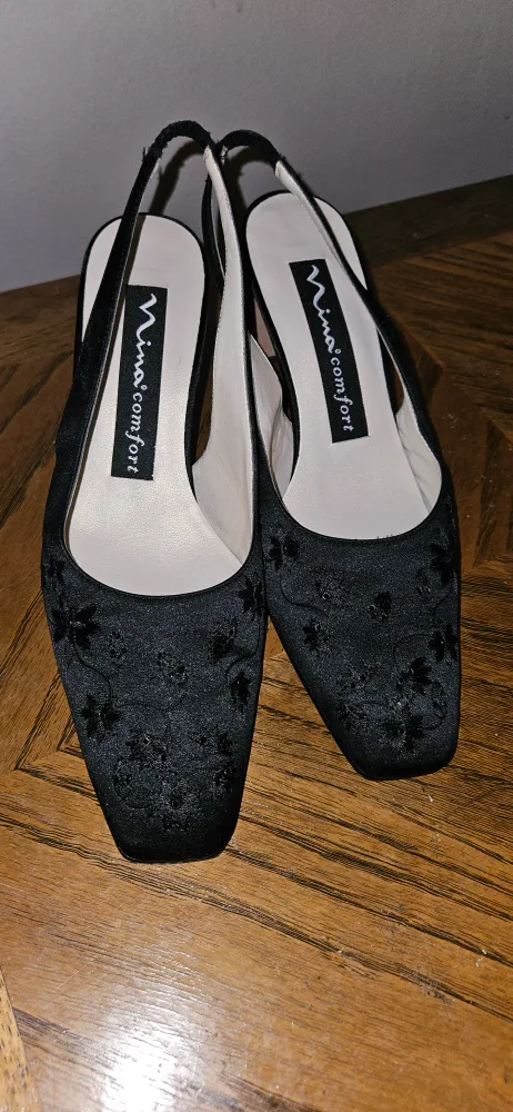 Nina Comfort Black Slingback Heels - Size 6.5 image indicator(2)