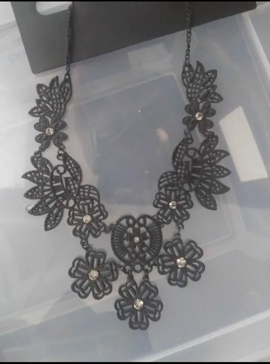dressy black necklace thumbnail