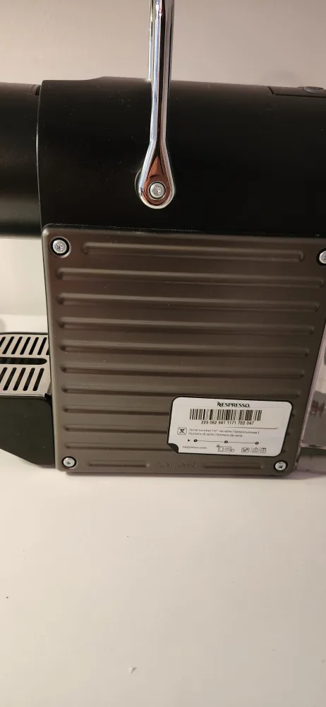 Nespresso Pixie Machine with Milk Frother image indicator(7)