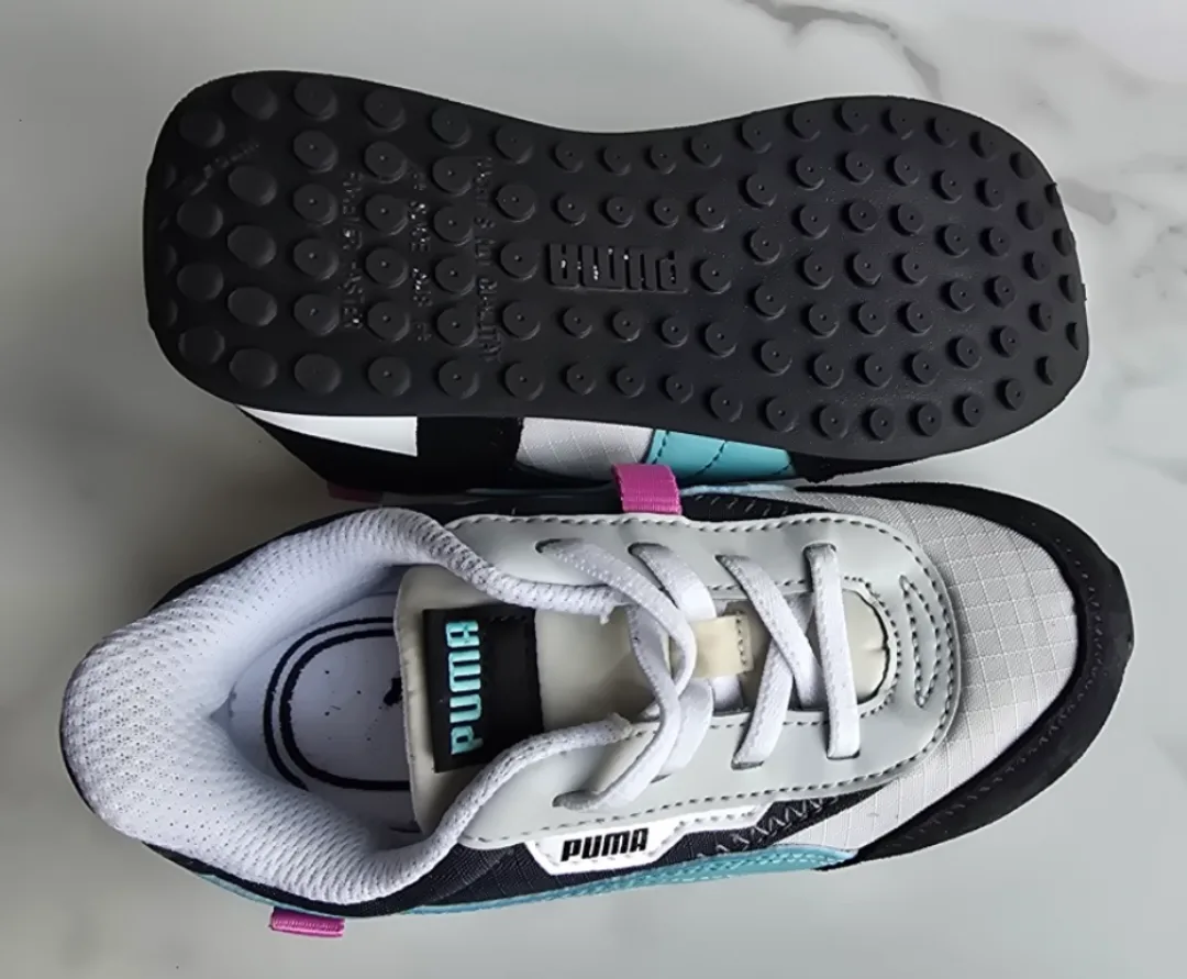 Puma Kids' Sneakers - like new condition image indicator(3)