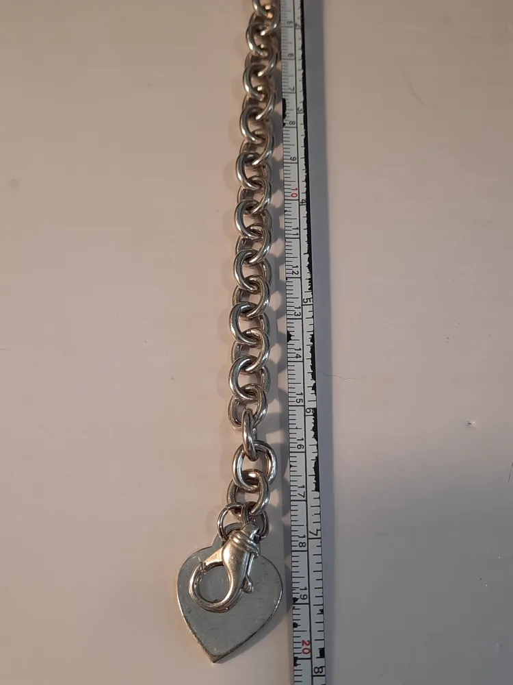 Silver Chain Bracelet with Heart Charm image indicator(6)