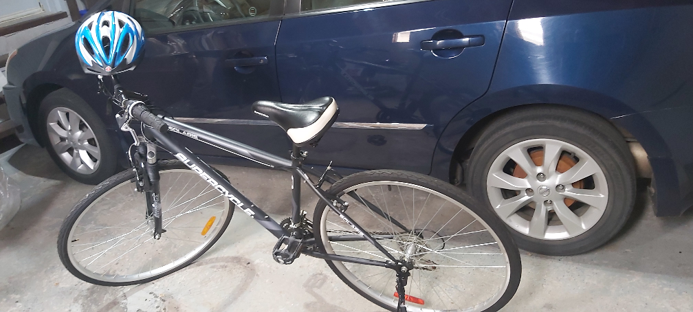 Solaris Supercycle with helmet