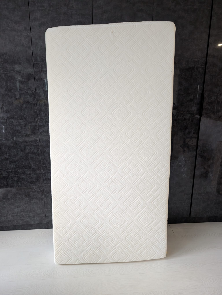 Memory Foam Mattress - Excellent Condition